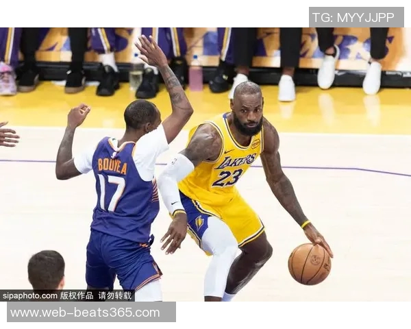 湖人对阵太阳的比赛戏剧性十足近期状态起伏不定表现令人关注