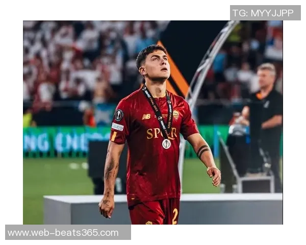 迪巴拉重返罗马合练复出在即球迷期待满满 迪巴拉重返罗马合练复出在即球迷期待满满